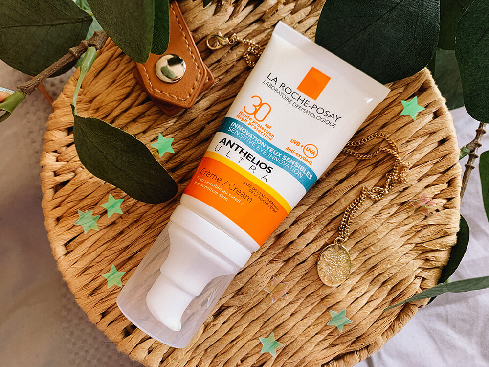 La Anthelios Ultra SPF30 Face Sunscreen Review Roost Roam