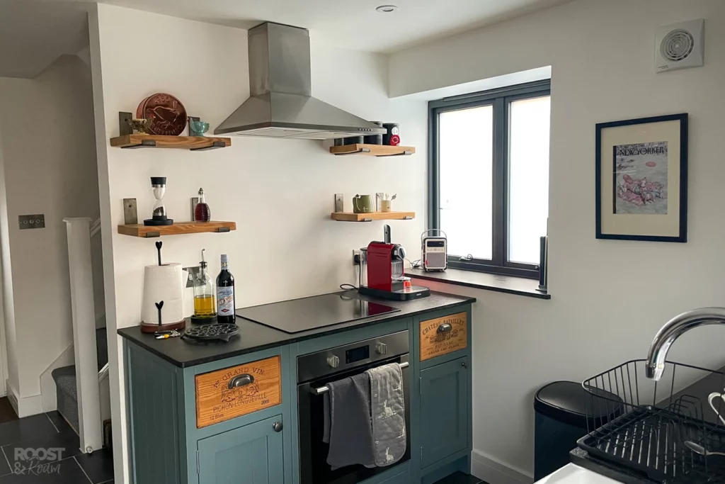Airbnb The Wrens Nest Kitchen in Radstock Near Bath