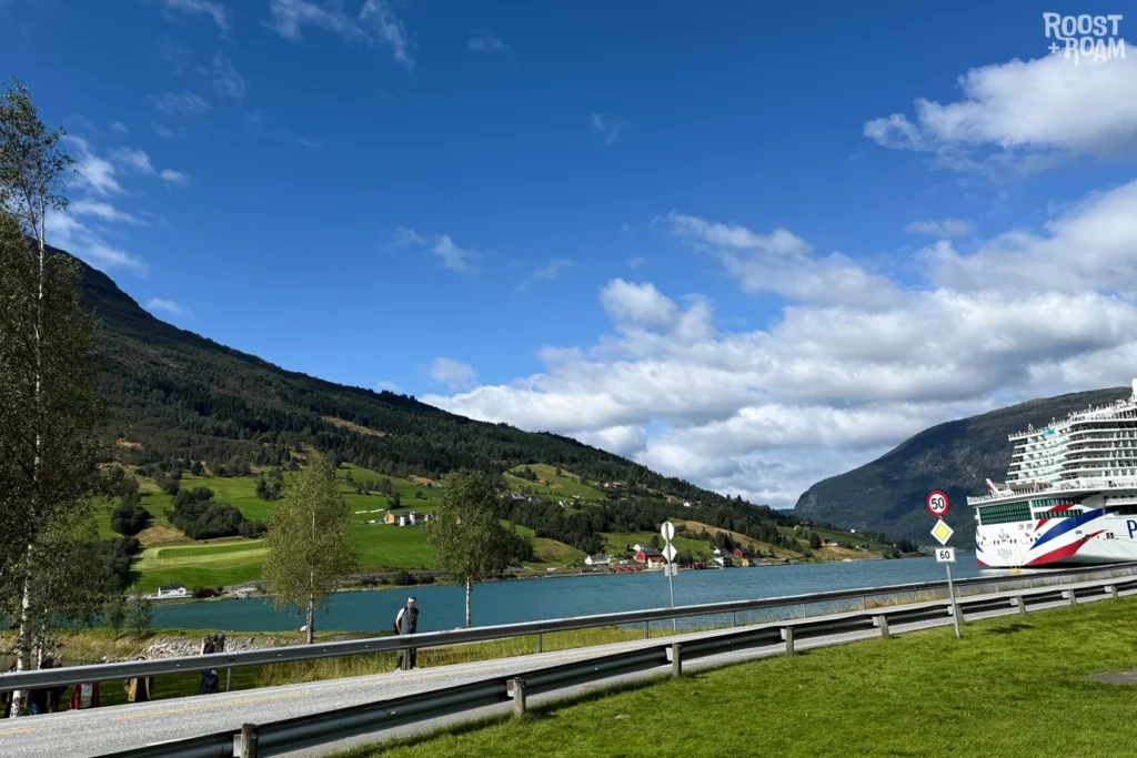 E-bikes tour in Olden Norway