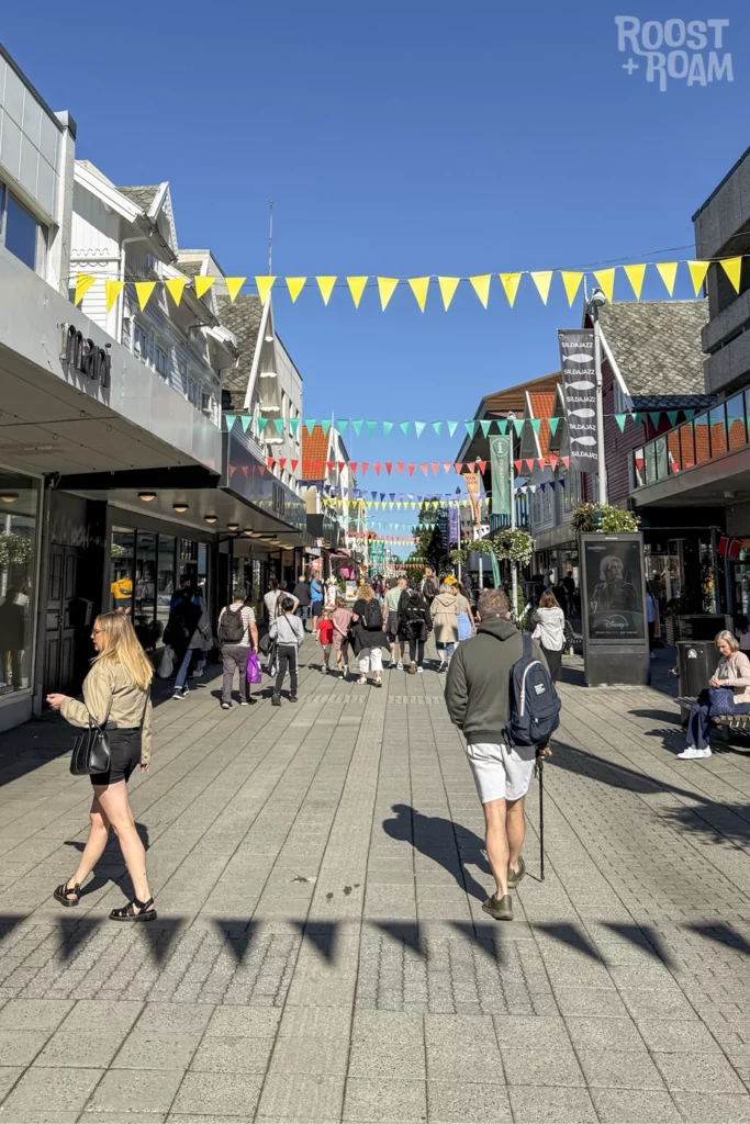 Skåregata shopping street 1km Haugesund