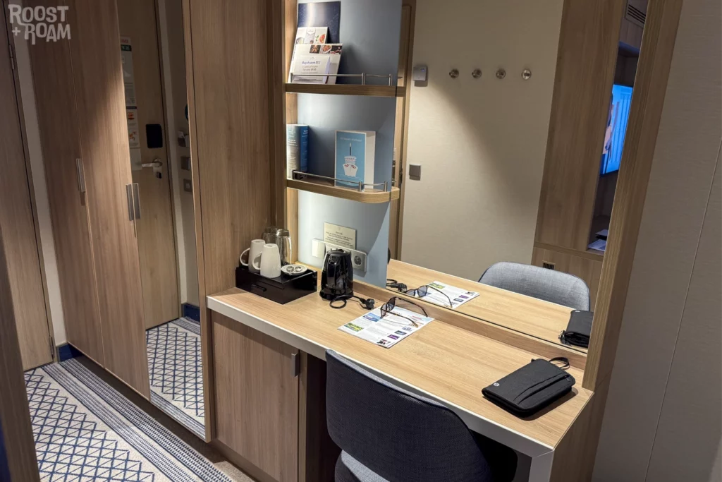 Dressing table P&O Iona