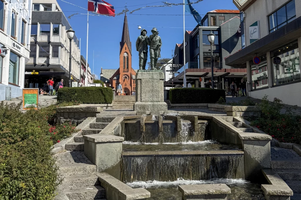 Fishermen statue Haugesund