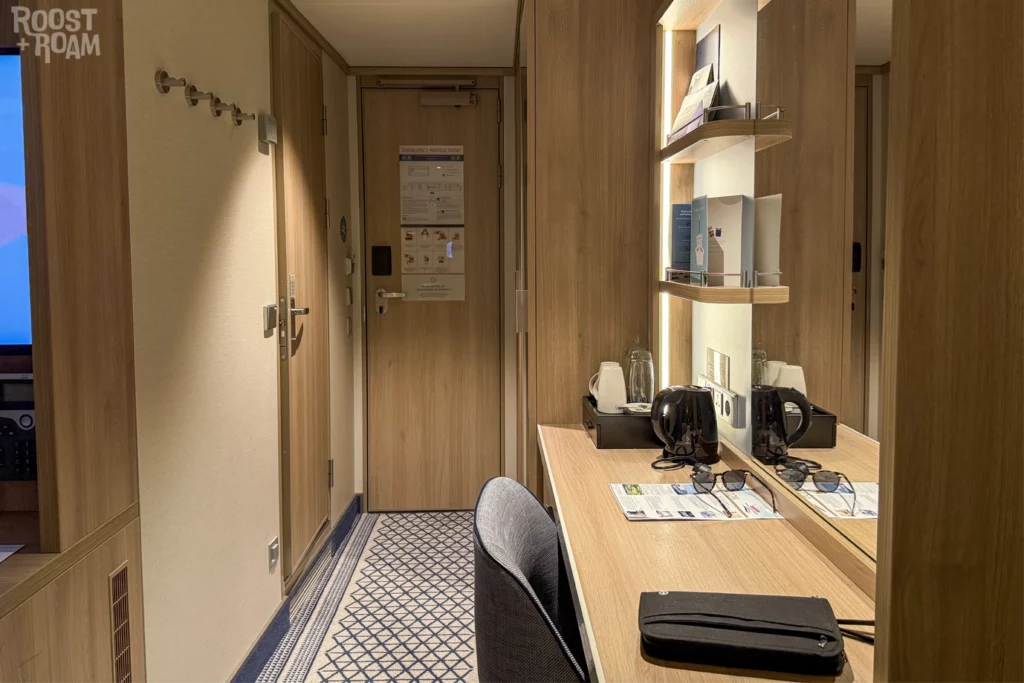 Review internal cabin deck 11 Iona