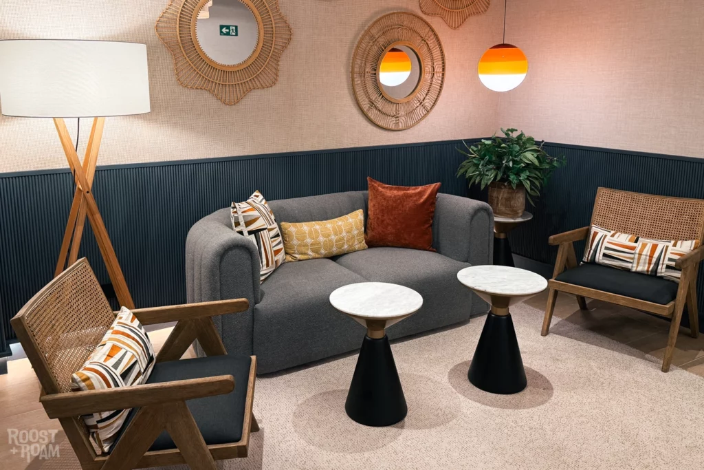 Hotel Catalonia puerta del mar lobby