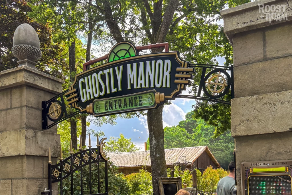 Ghostly Manor Entrance Paultons Park