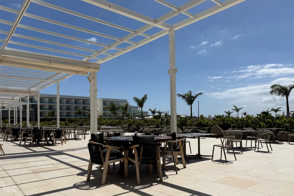 Hotel Barcelo Playa Blanca outdoor dining