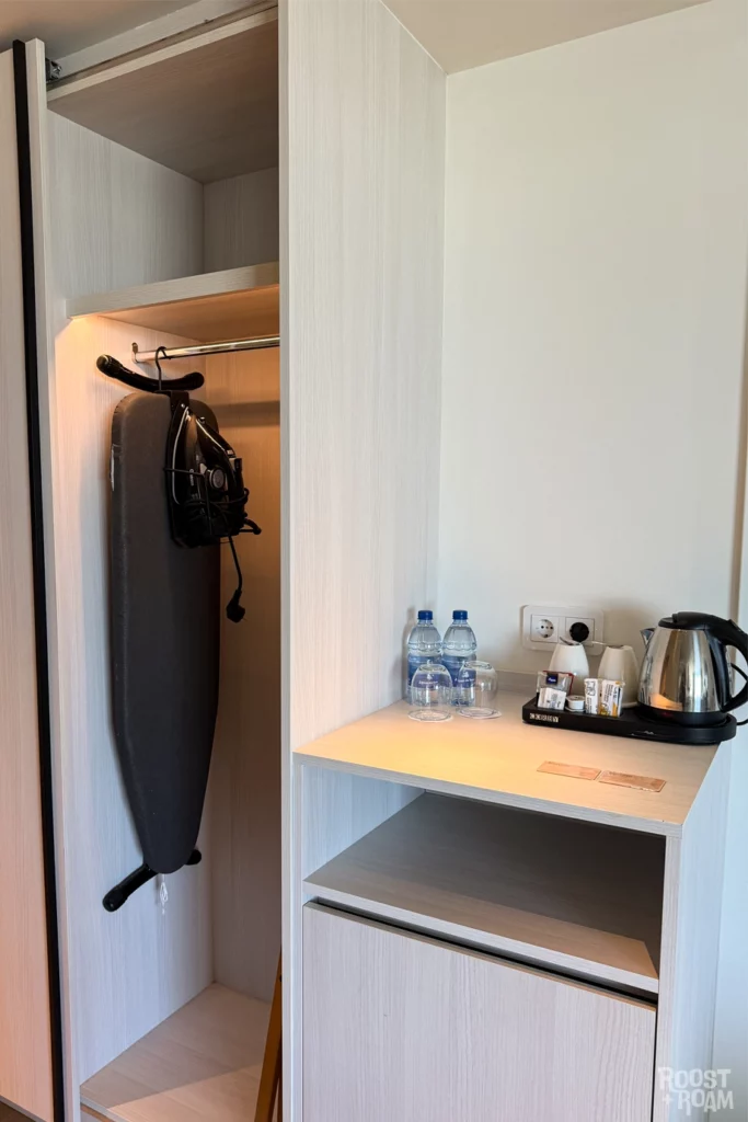 Wardrobe and kettle Hotel Barcelo Playa Blanca