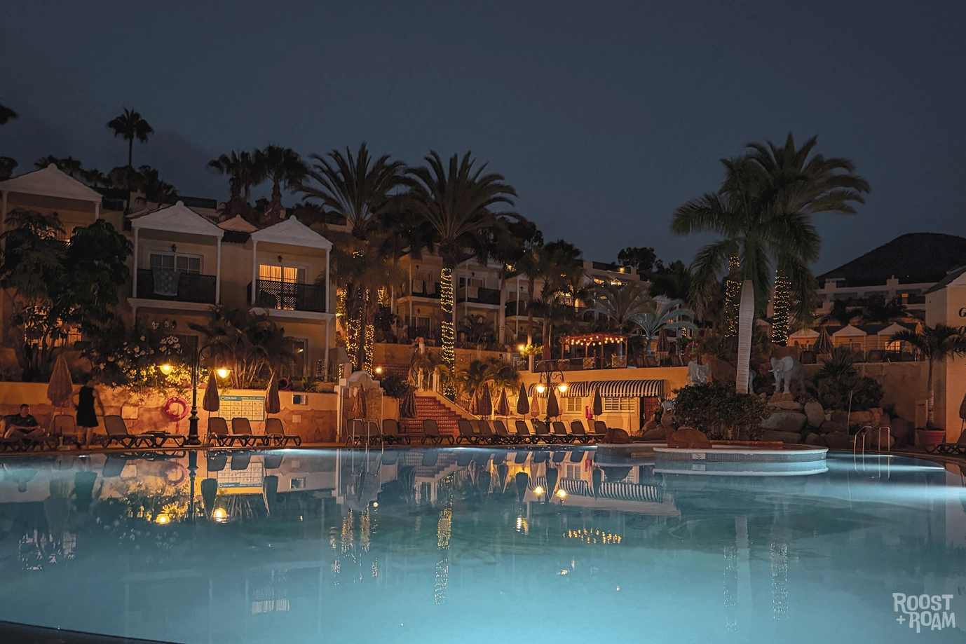 Gran Oasis resort Tenerife pool at night
